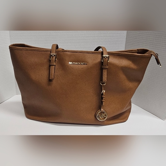 Michael Kors Handbag - Picture 4 of 16